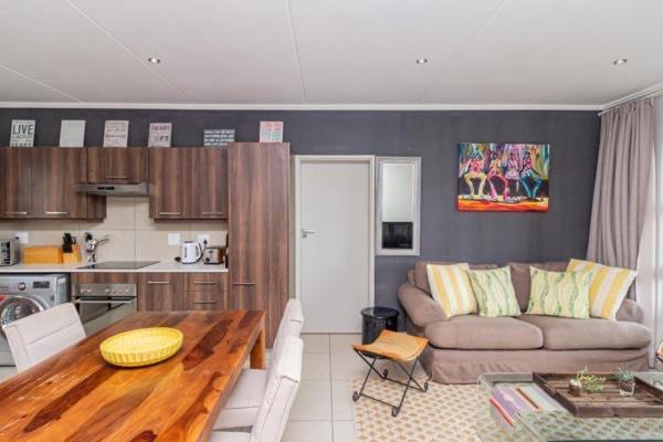Epic Lux 8-12 Appartement Johannesburg Buitenkant foto