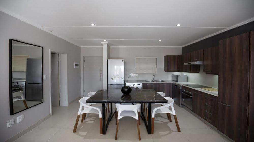 Epic Lux 8-12 Appartement Johannesburg Buitenkant foto